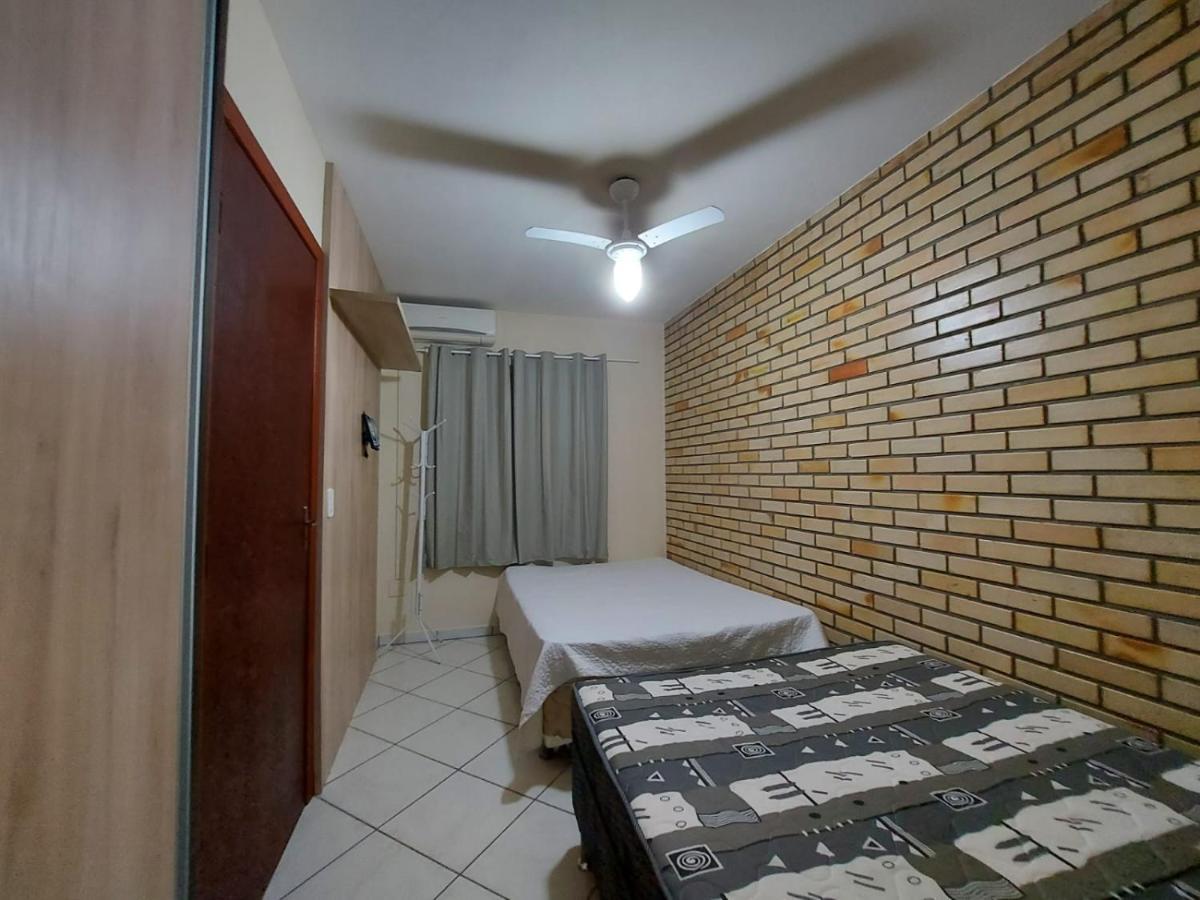 Apartamento 12 - Bombinhas - 200 Metros Da Praia المظهر الخارجي الصورة