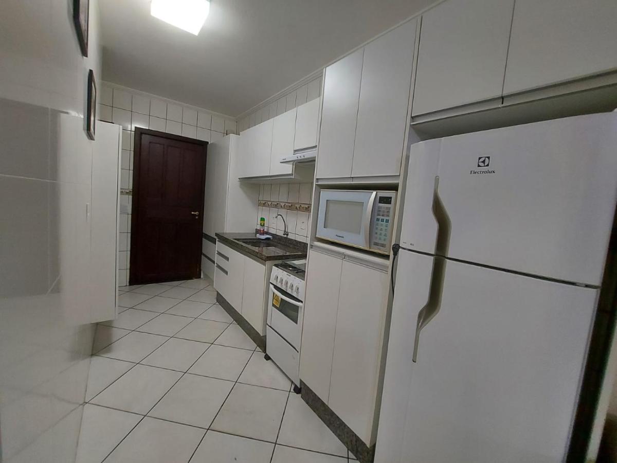 Apartamento 12 - Bombinhas - 200 Metros Da Praia المظهر الخارجي الصورة