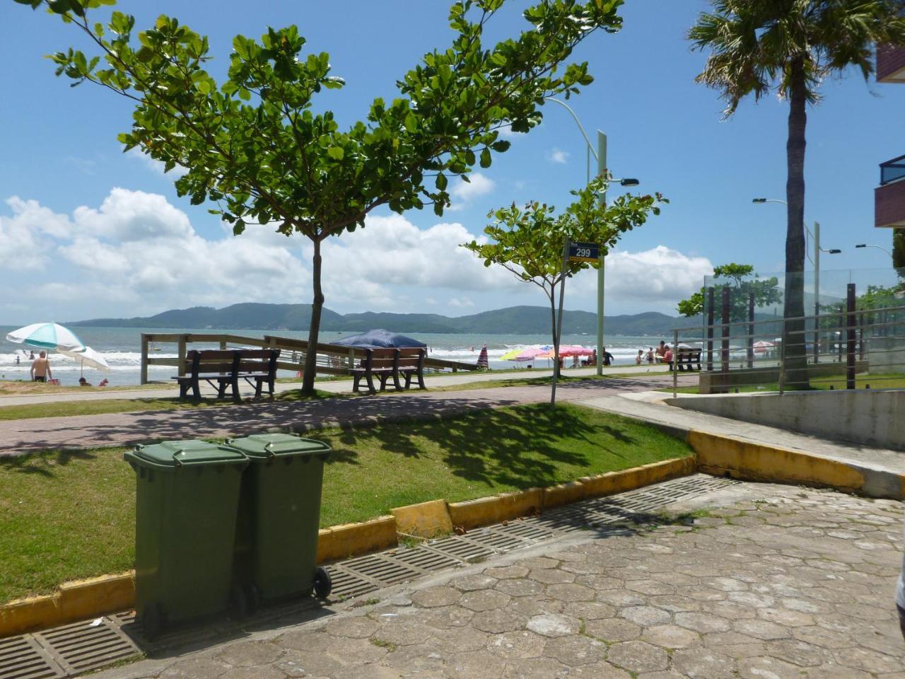Apartamento 12 - Bombinhas - 200 Metros Da Praia المظهر الخارجي الصورة