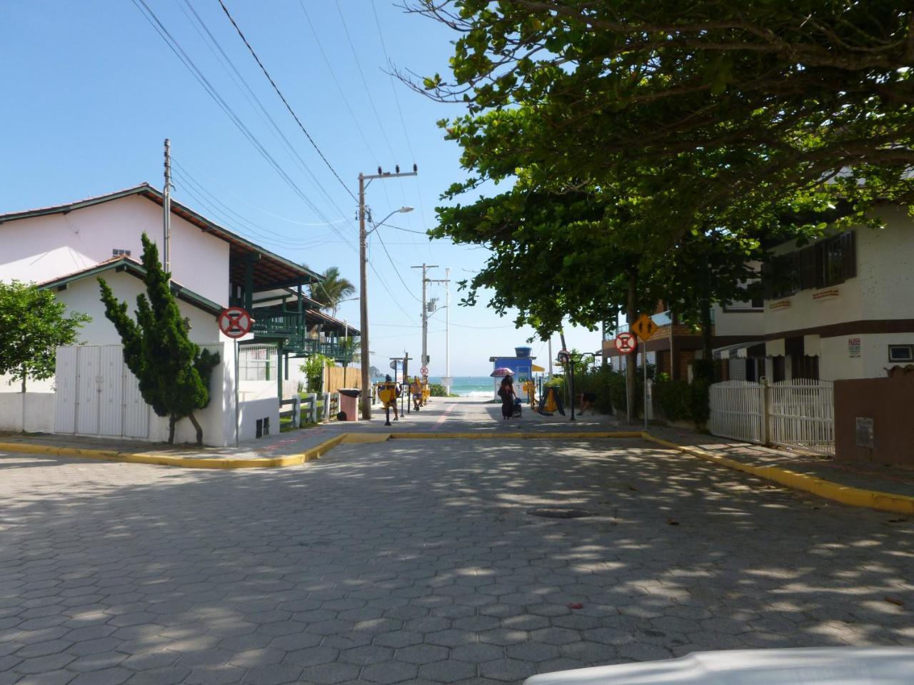 Apartamento 12 - Bombinhas - 200 Metros Da Praia المظهر الخارجي الصورة
